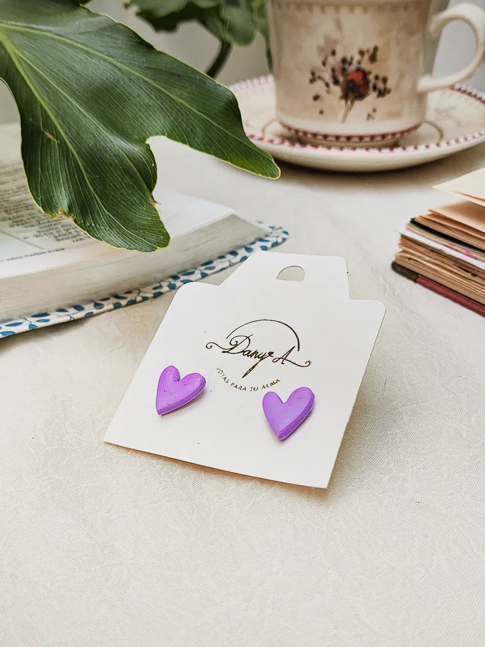 Violet Love – Aretes corazón arcilla