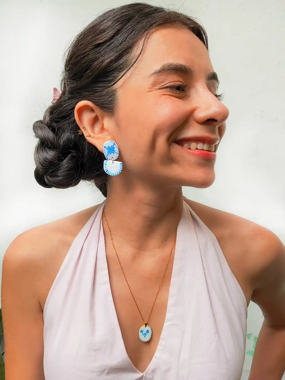 Azulejo Vivo – Collar flor azul artesanal