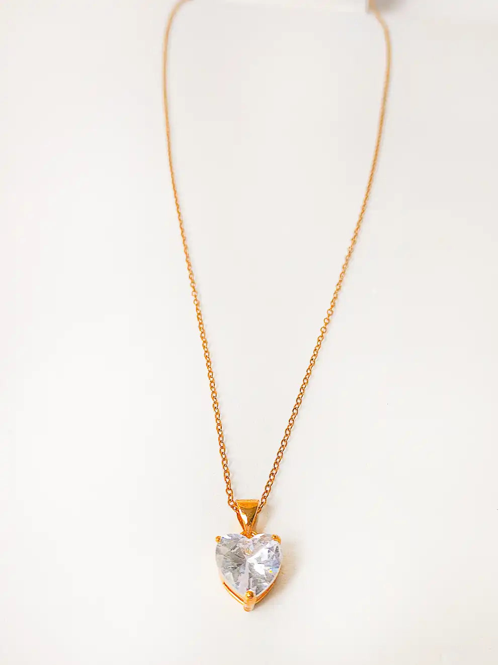 Latido Brillante – Collar corazón zirconia