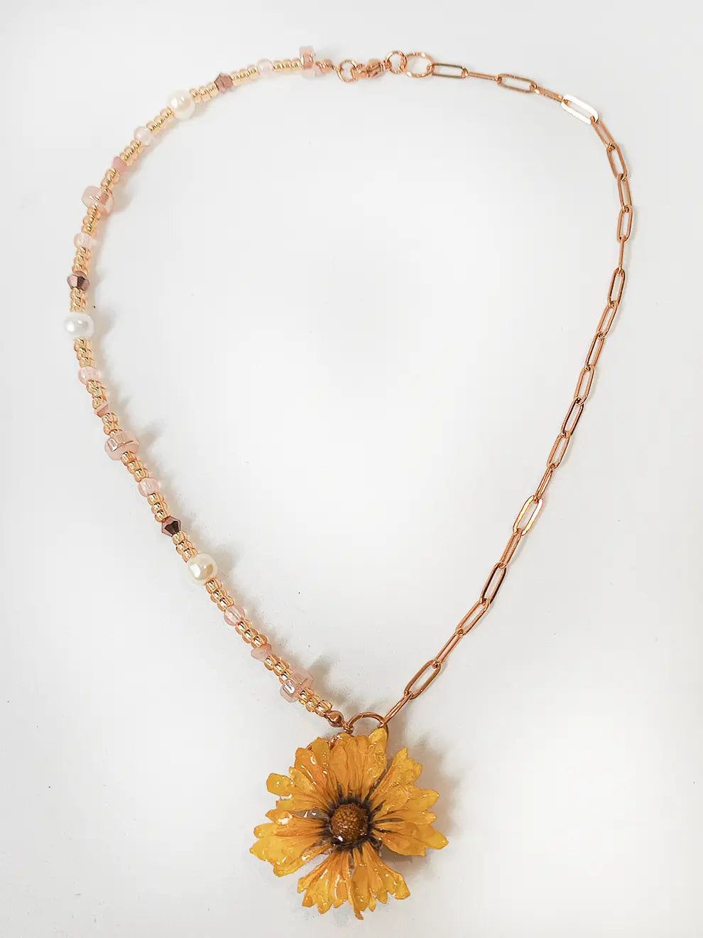 Luz de Campo – Collar flor natural sellada en resina