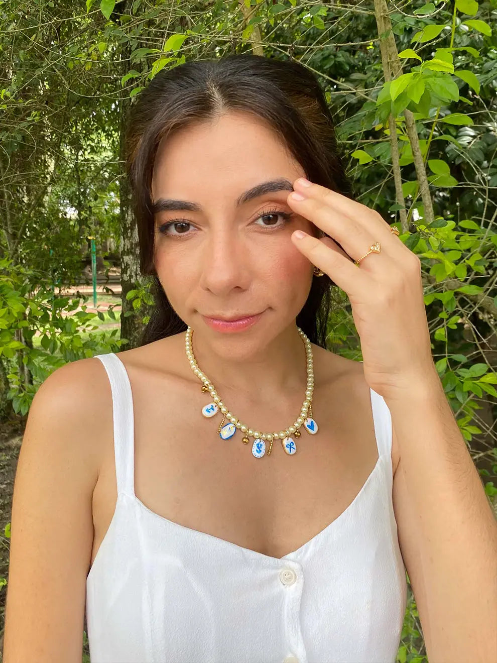 Mediterráneo Chic - Collar de perlas con dijes pintados a mano