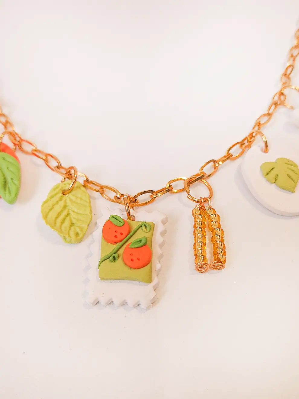 Citrus Garden – Collar de charms en arcilla