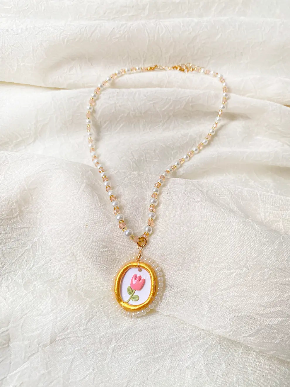 Luz de Jardín – collar perlas y dije en arcilla polimérica