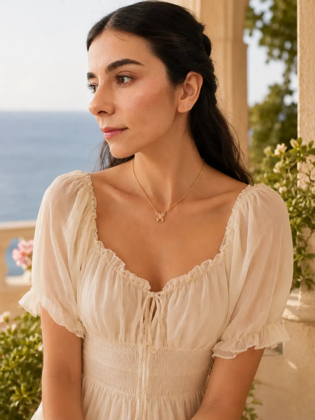 Mariposa Rosa – Collar dorado en acero inoxidable