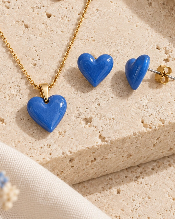 Detalle de arcilla, resina y respaldos de acero de Corazón Azul C97