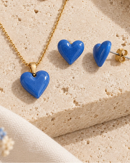 Detalle de arcilla, resina y respaldos de acero de Corazón Azul C97