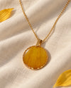 Ámbar Solar – Collar con pétalos de girasol preservados