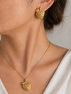 Fresas Doradas – Set collar y aretes en acero inoxidable