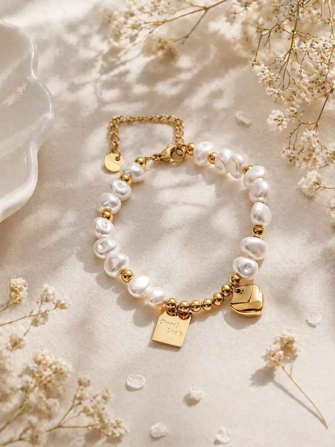 Palabras de Fe – Pulsera de perlas y dijes