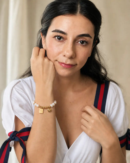 Palabras de Fe – Pulsera de perlas y dijes