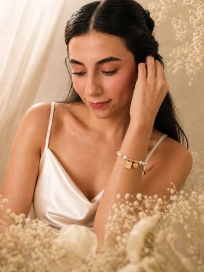 Palabras de Fe – Pulsera de perlas y dijes