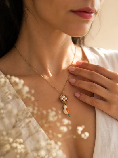 Nido de Amor – Collar dorado para mamá