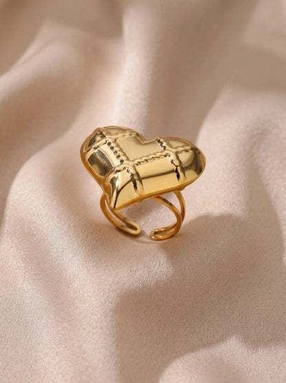 Corazón Glow – Anillo moderno en acero dorado