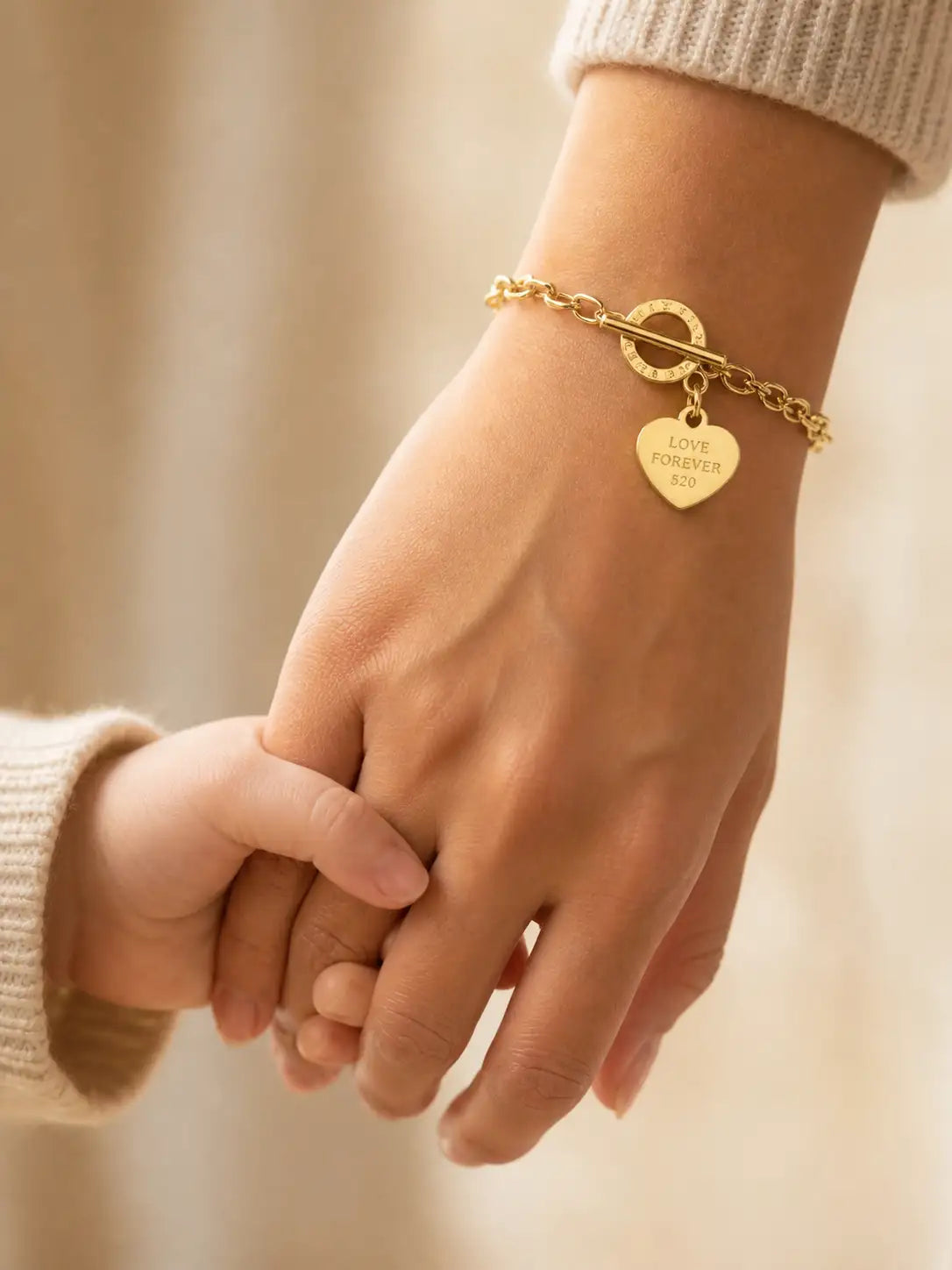 Hogar – Pulsera con dije de corazón
