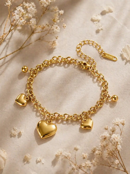 Amor – Pulsera con dijes de corazón