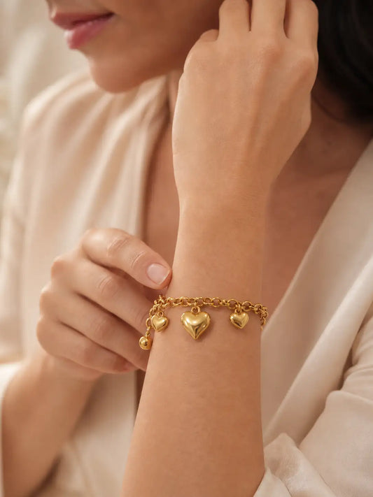 Amor – Pulsera con dijes de corazón