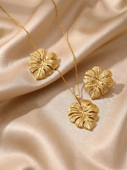 Monstera Dorada – Set collar y aretes en acero inoxidable