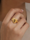 Brillo de Amor – Anillo corazón dorado