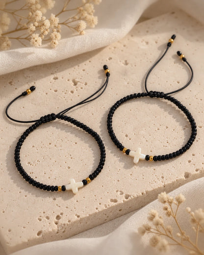 Nuestra Historia Negra – Dúo de pulseras para pareja con cruz de nácar – imagen 5
