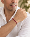 Pulso Carmesí – Pulsera masculina roja en macramé