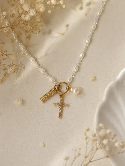 Palabras de Fe – Collar de perlas con cruz