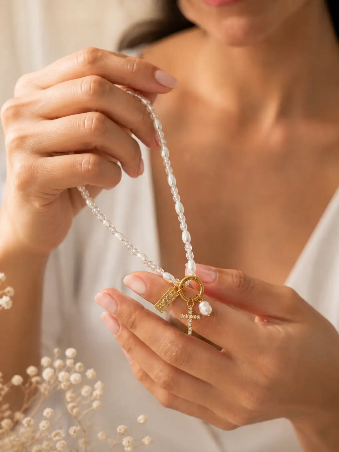 Palabras de Fe – Collar de perlas con cruz