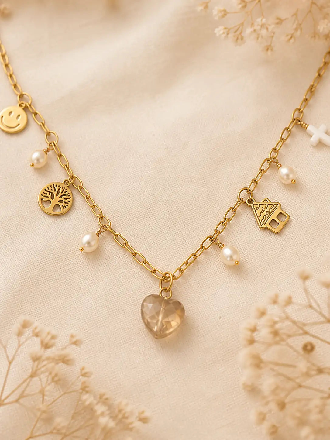 Hogar – Collar con dijes y corazón de cristal
