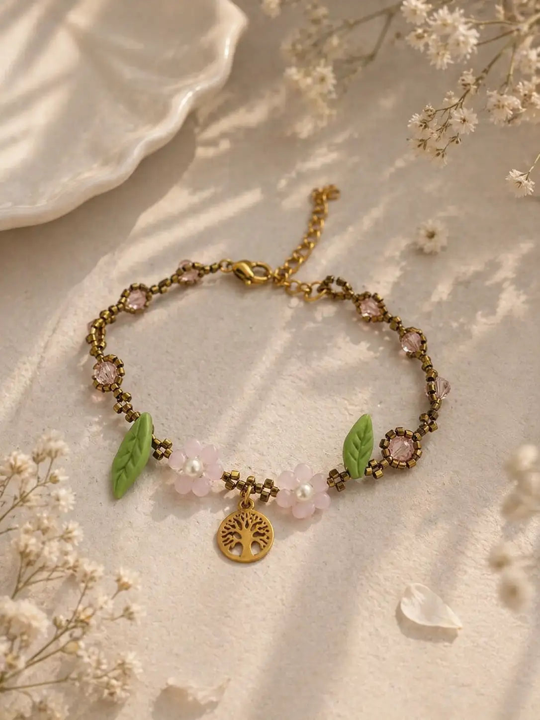 Refugio – Pulsera floral hecha a mano con miyuki