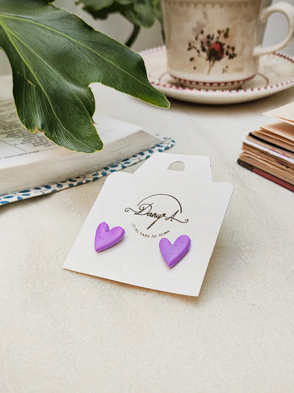 Violet Love – Aretes corazón arcilla