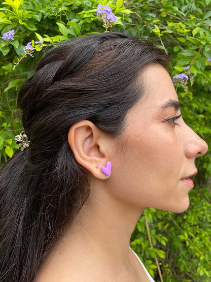 Violet Love – Aretes corazón arcilla