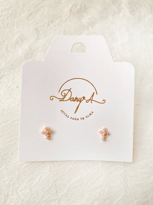 Cruz Minimal – Aretes topo dorado con circones