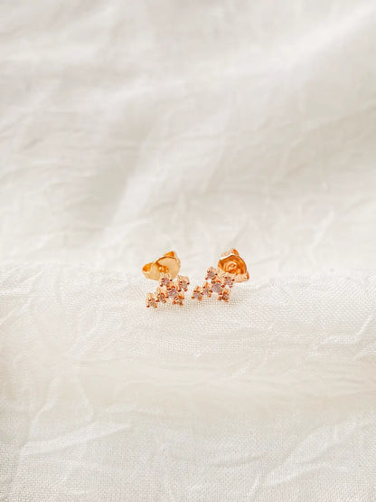 Cruz Minimal – Aretes topo dorado con circones