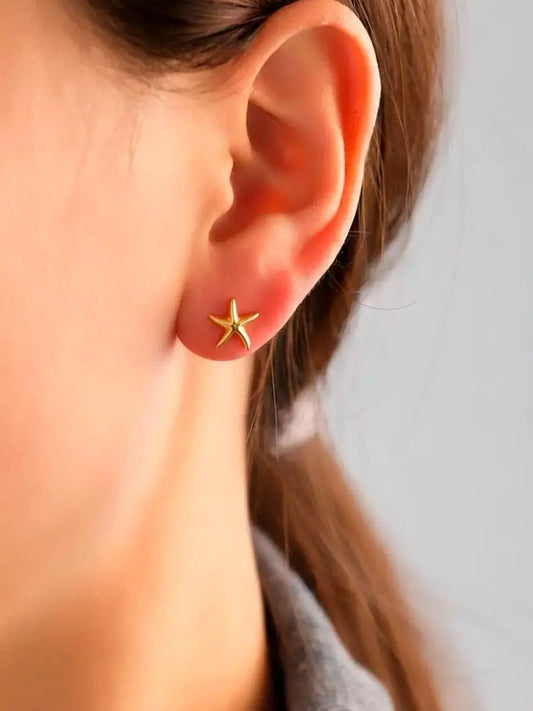 Estrella de Mar Chic – Aretes topo dorado