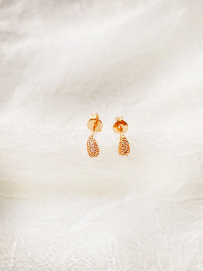 Gota Chic – Aretes topo con microcircones