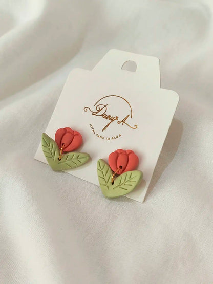 Florece Bonito – Aretes tulipán hechos a mano en arcilla polimérica