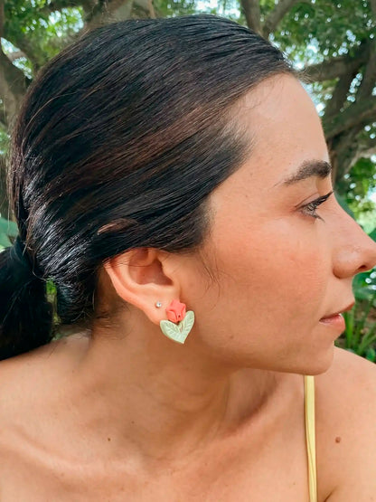 Florece Bonito – Aretes tulipán hechos a mano en arcilla polimérica