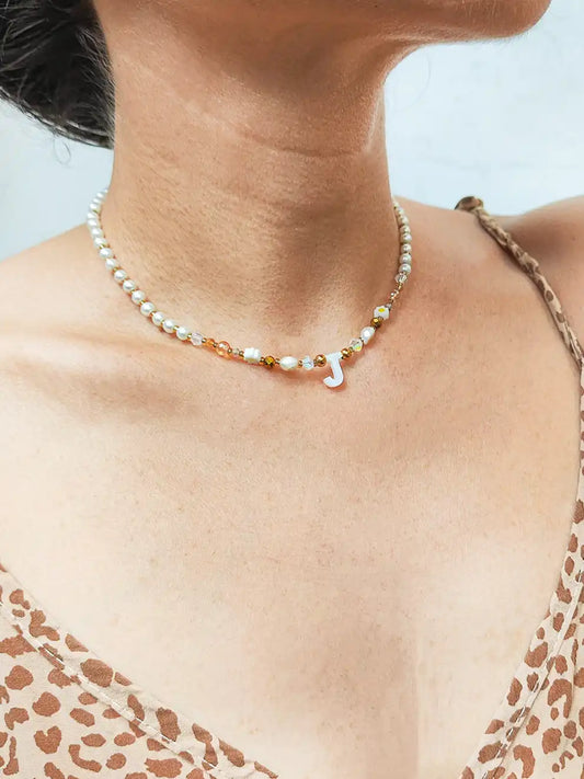 Collar Perlado con Letra