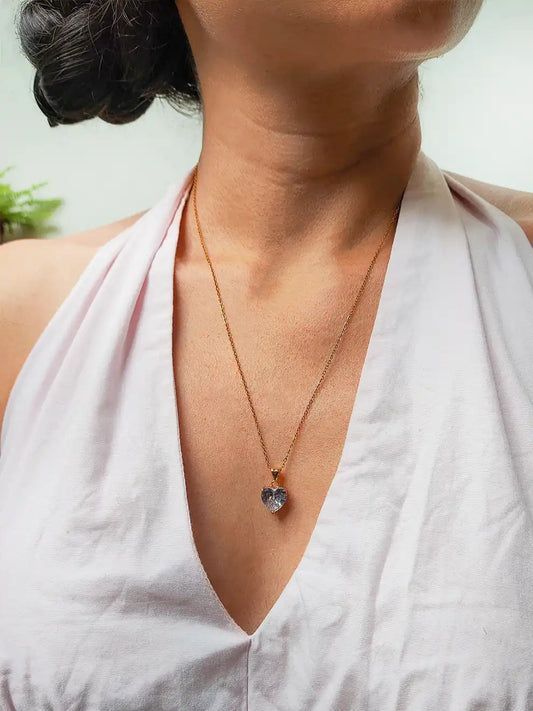 Latido Brillante – Collar corazón zirconia