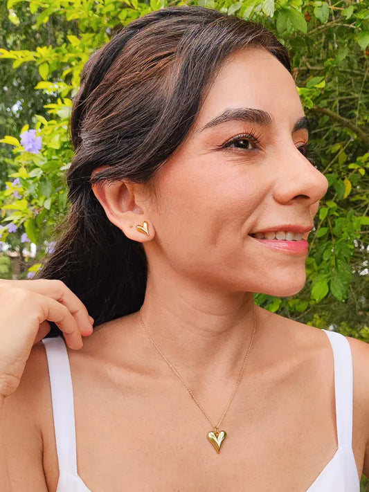 Amor Dorado – Collar y topos corazón