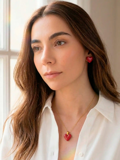 Latido Suave – Set de collar + aretes corazón en arcilla polimérica con resina