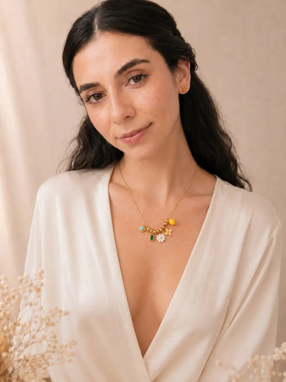 Color de Vida – Collar femenino en acero inoxidable con charms decorativos