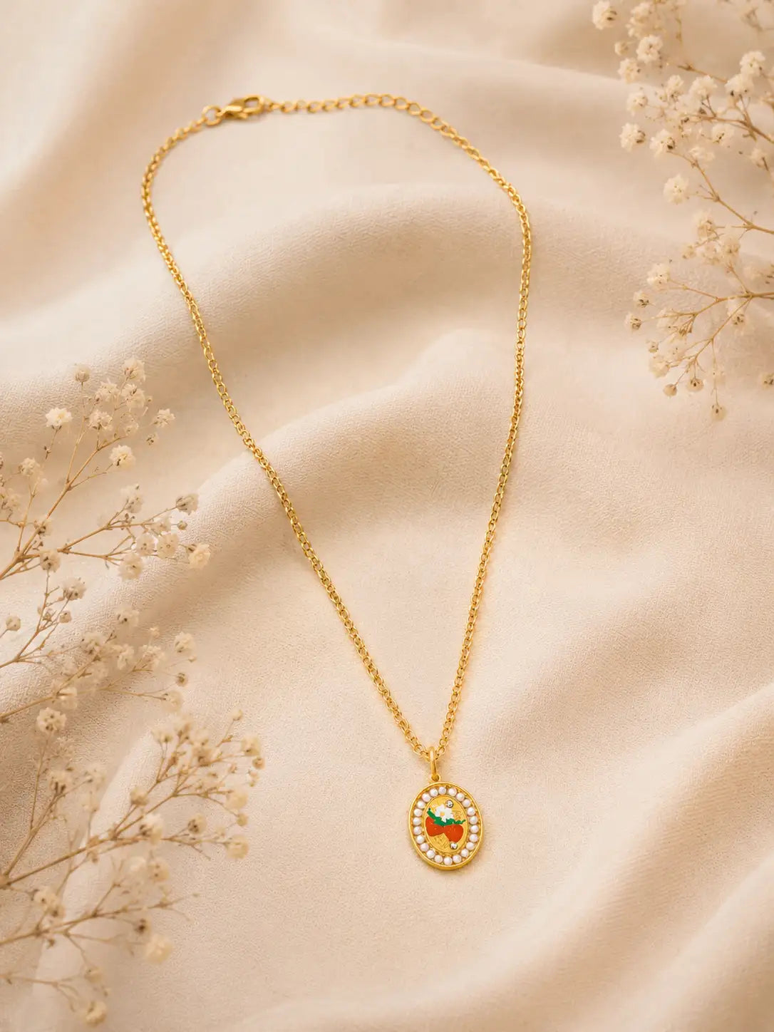 Susurro Dulce – Collar femenino en acero inoxidable con dije ovalado