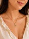 Susurro Dulce – Collar femenino en acero inoxidable con dije ovalado