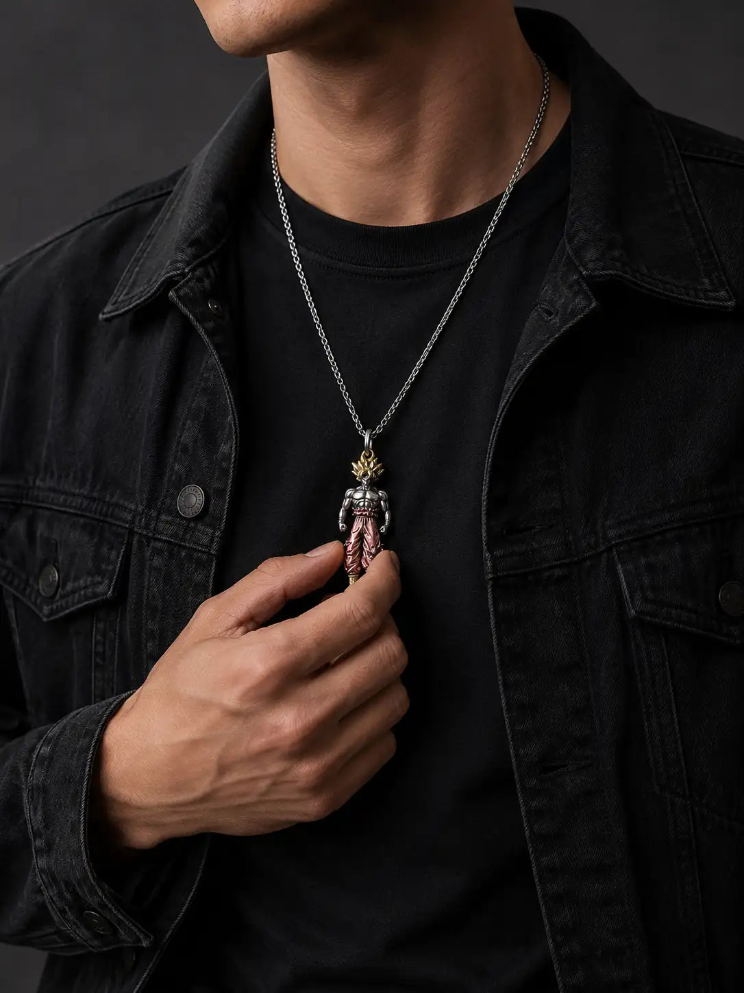Kakaroto Supremo – Collar urbano con dije de Goku en acero inoxidable