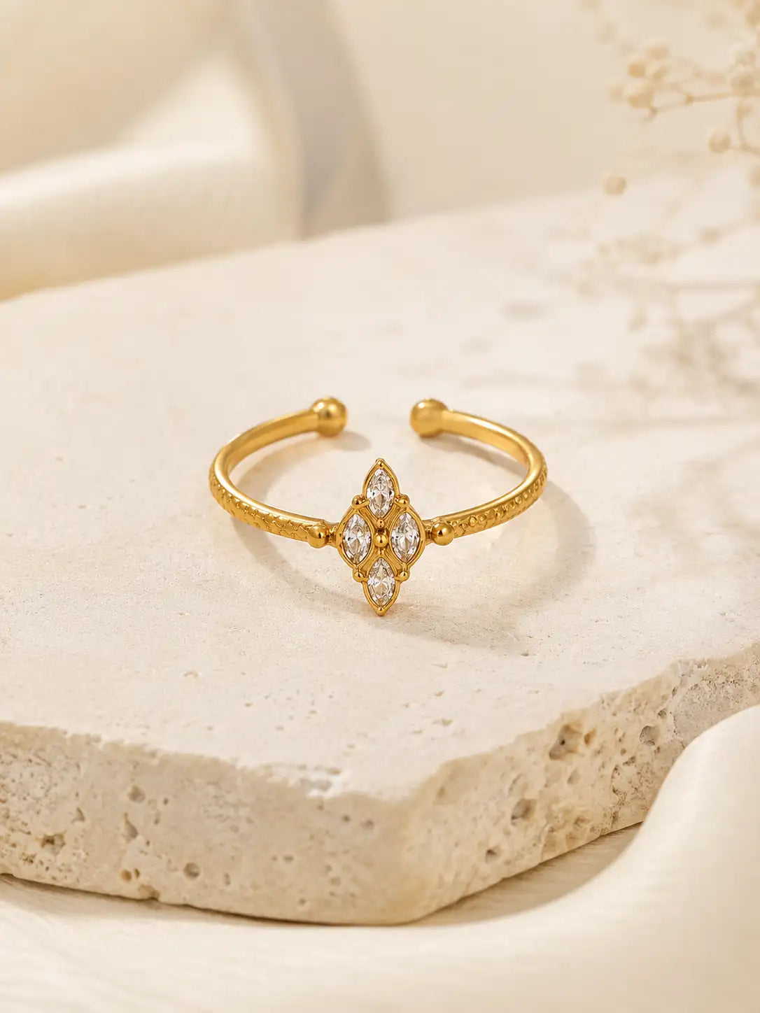 Destello Imperial – Anillo en acero inoxidable con circones