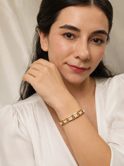 Mariposas de Luz – Pulsera dorada en acero inoxidable
