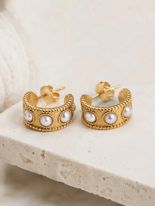 Perla Real – Aretes dorados en acero inoxidable con perlas