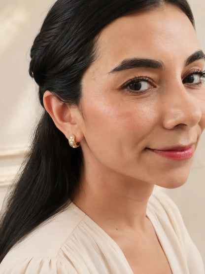 Perla Real – Aretes dorados en acero inoxidable con perlas