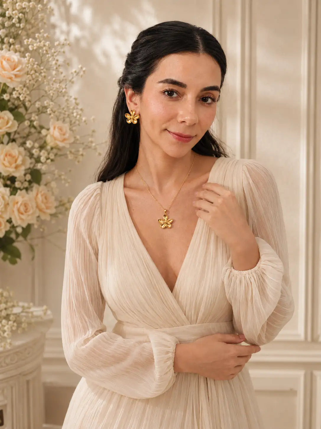 Flor Radiante – Set dorado con collar y aretes