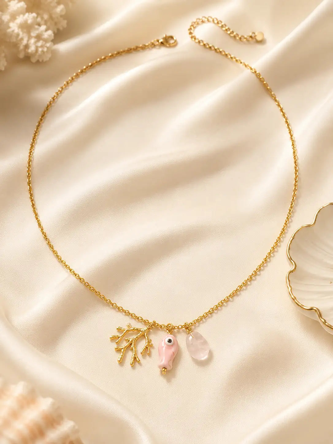 Tesoro del Mar – Collar femenino con dijes costeros